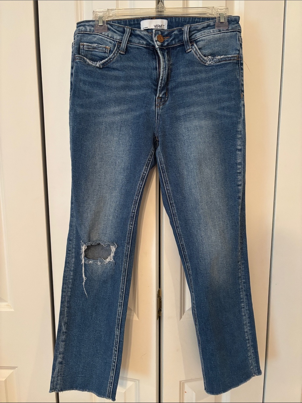 Vervet Distressed Straight-Leg Jeans 28